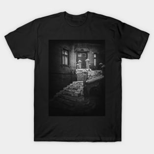 hunters house entry T-Shirt